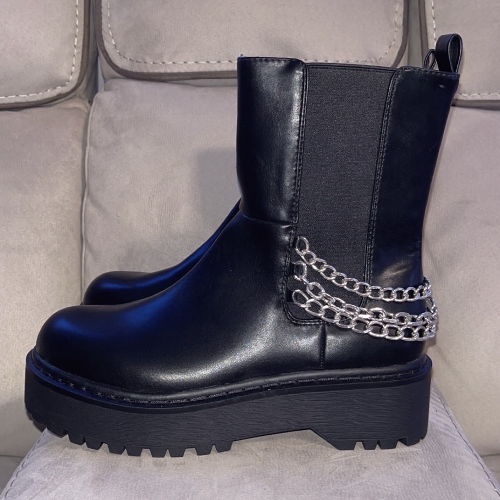 New Women’s “Wild Pair” Combat Boots
